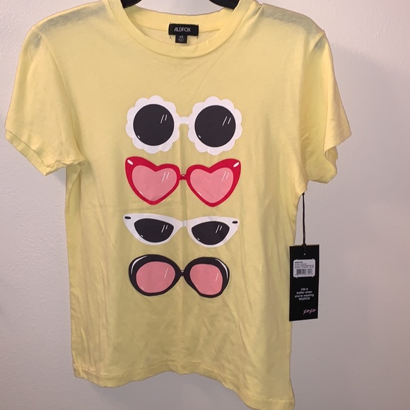 ✅✅🌷WildFox Sunnies Keke Shirt in Lemon Meringue - Picture 2 of 8